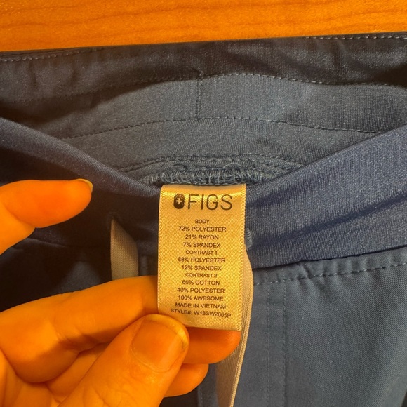 Women’s Figs Technical Collection Royal Blue Scrub Set Top and Bottom Size XS - Picture 6 of 9